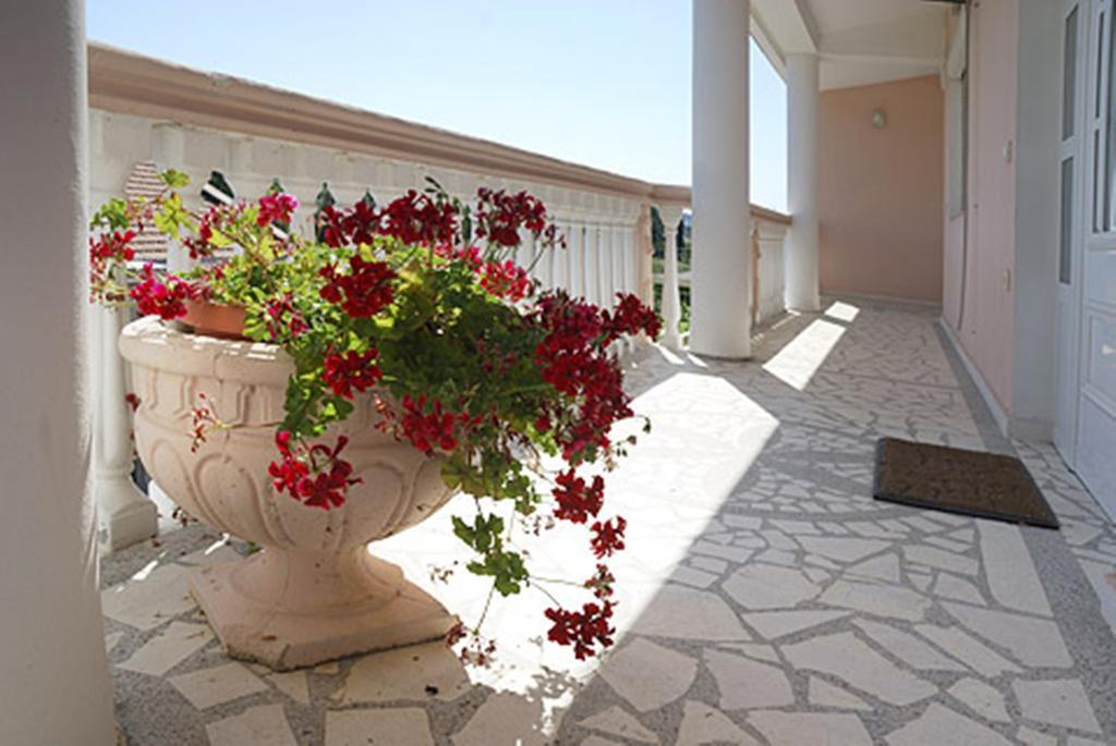 Di Vincenzo Inn Улцинь Экстерьер фото